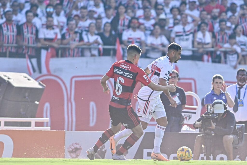 Rato em ação contra o Flamengo na final da Copa do Brasil