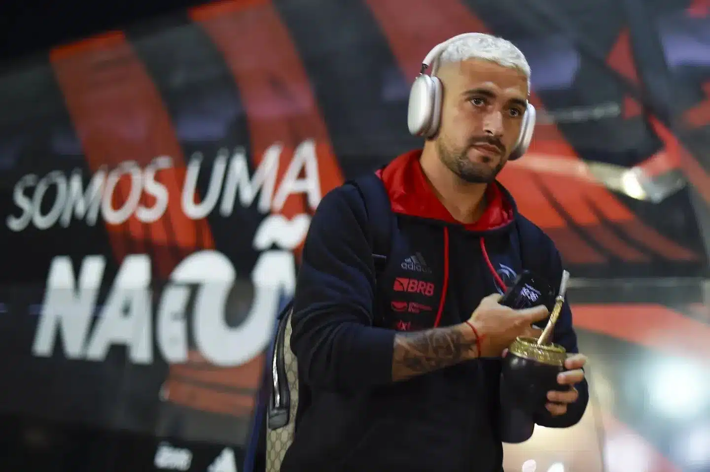 Arrascaeta faz publicação após derrota do Flamengo: "Mais 90 minutos ainda estão faltando"