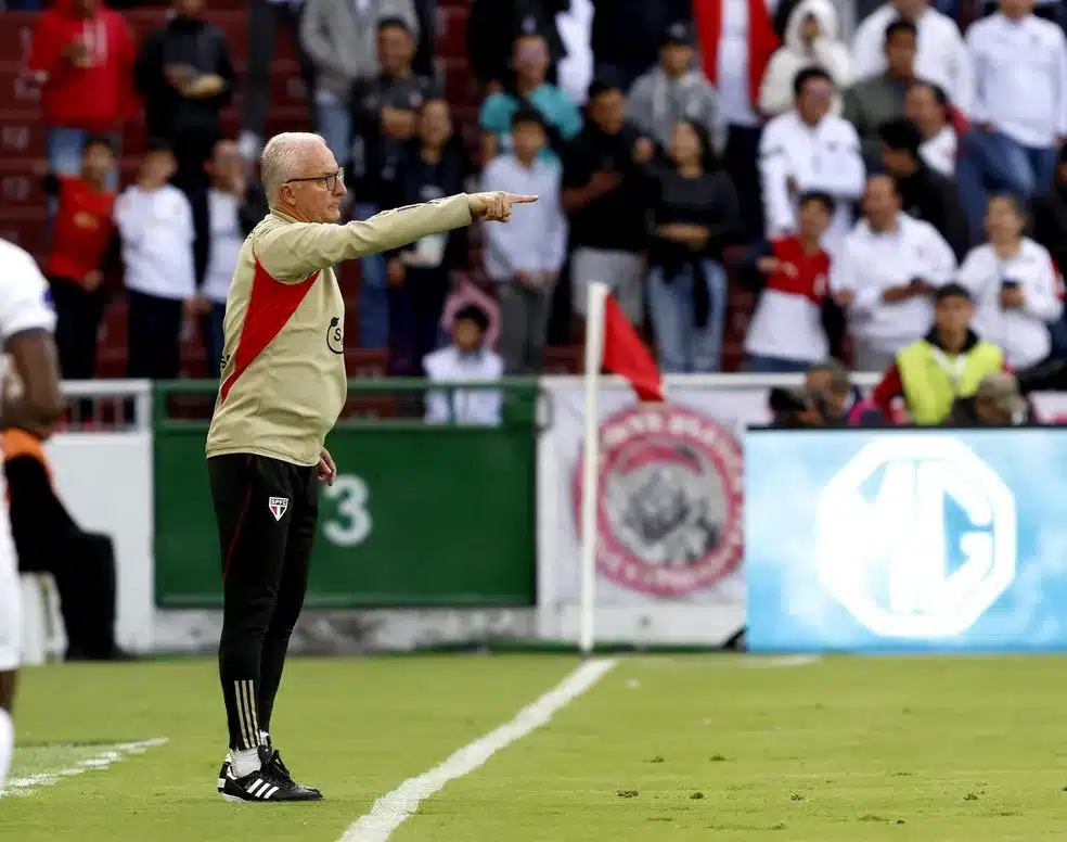 Dorival teria explorado falhas do Flamengo na primeira final