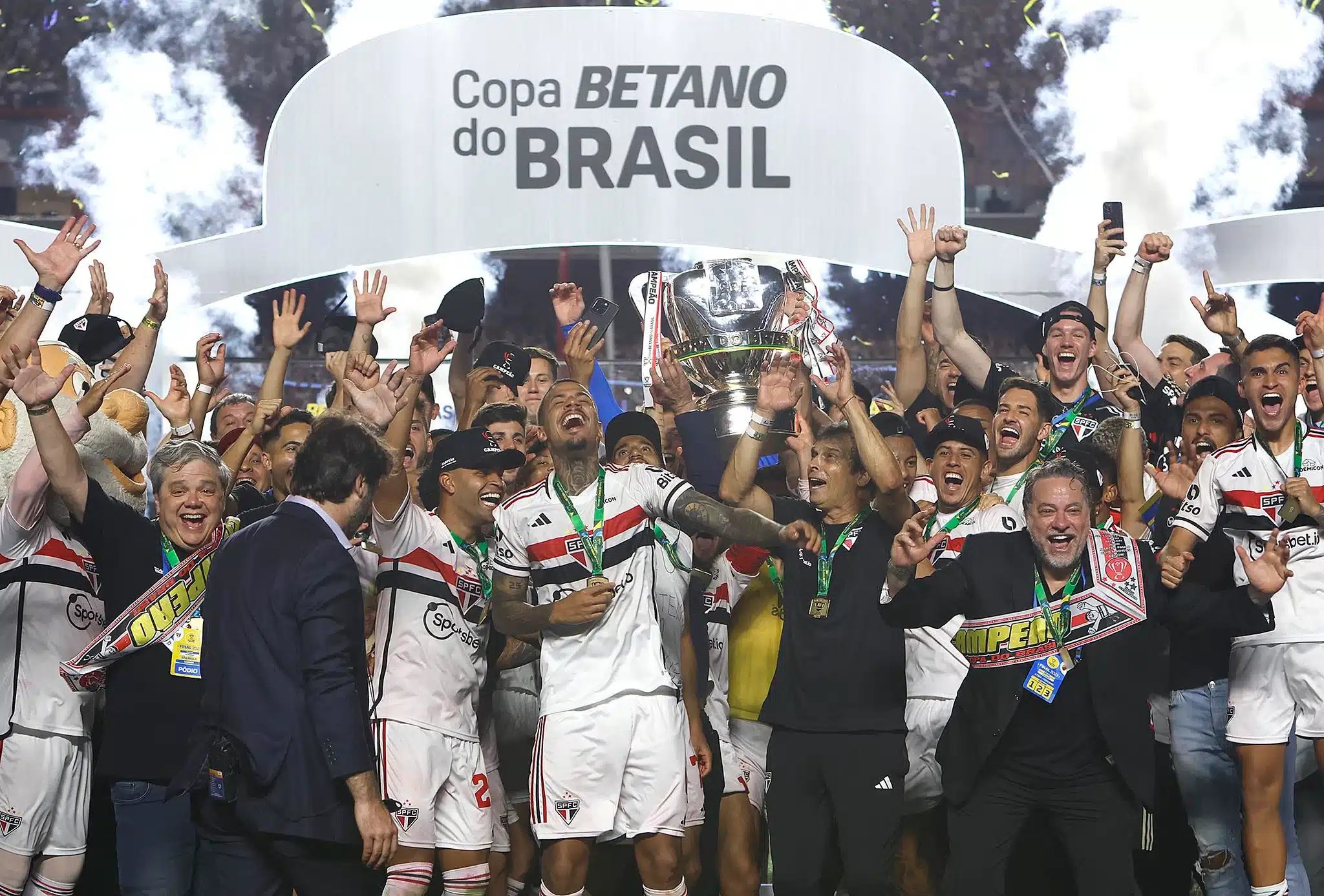 Ídolo palmeirense parabeniza e exalta o São Paulo pelo título da Copa do Brasil