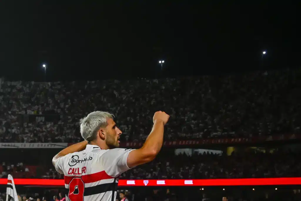 De virada, São Paulo vence o Corinthians com dois gols de Calleri