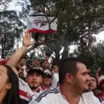 Torcida do São Paulo faz festa para o time a caminho do aeroporto: assista ao vivo