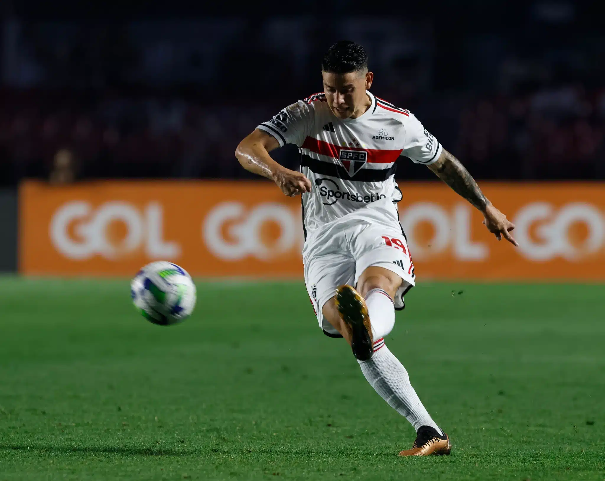 Com James entre os titulares, o São Paulo está escalado para enfrentar o Vasco