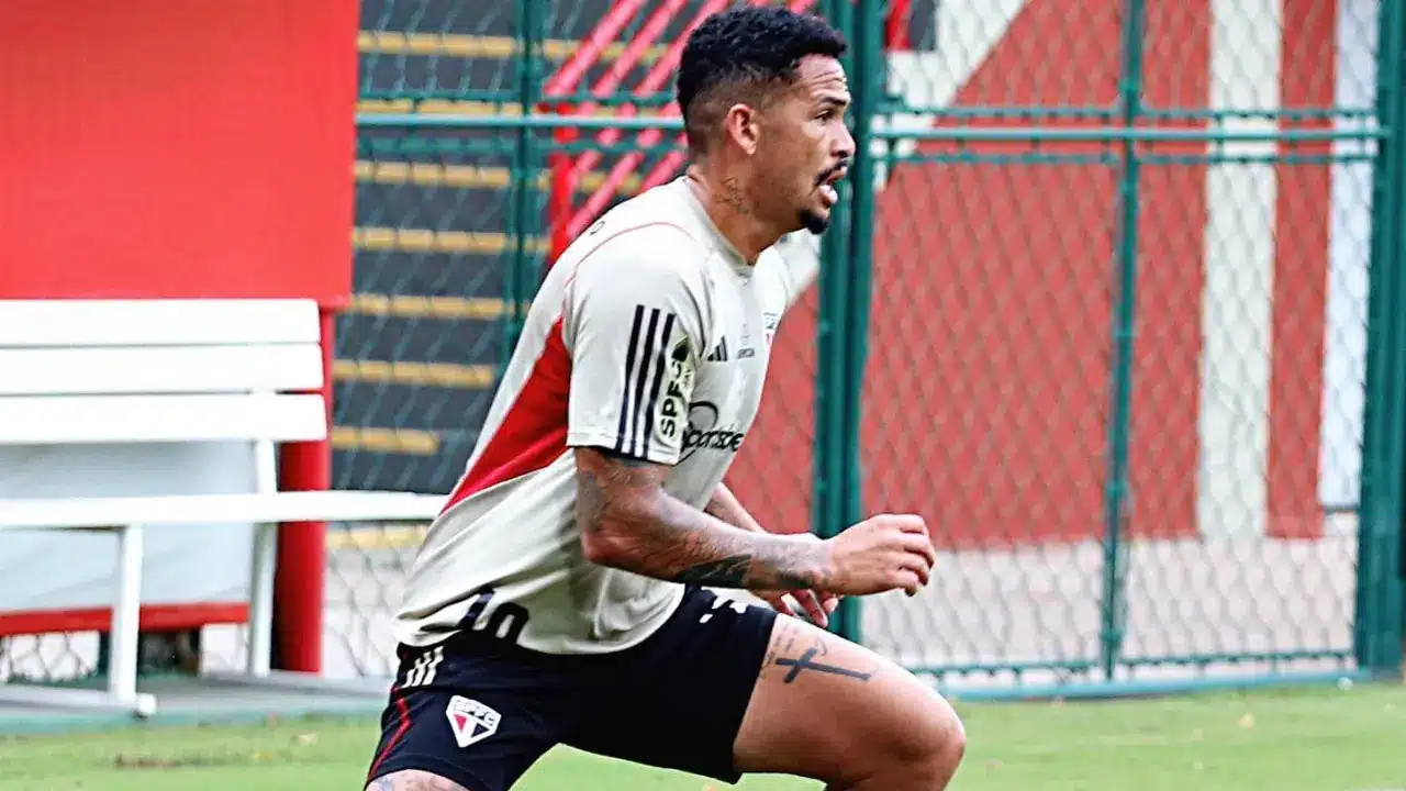 Luciano retorna ao time titular do São Paulo para enfrentar o Goiás; veja a escalação