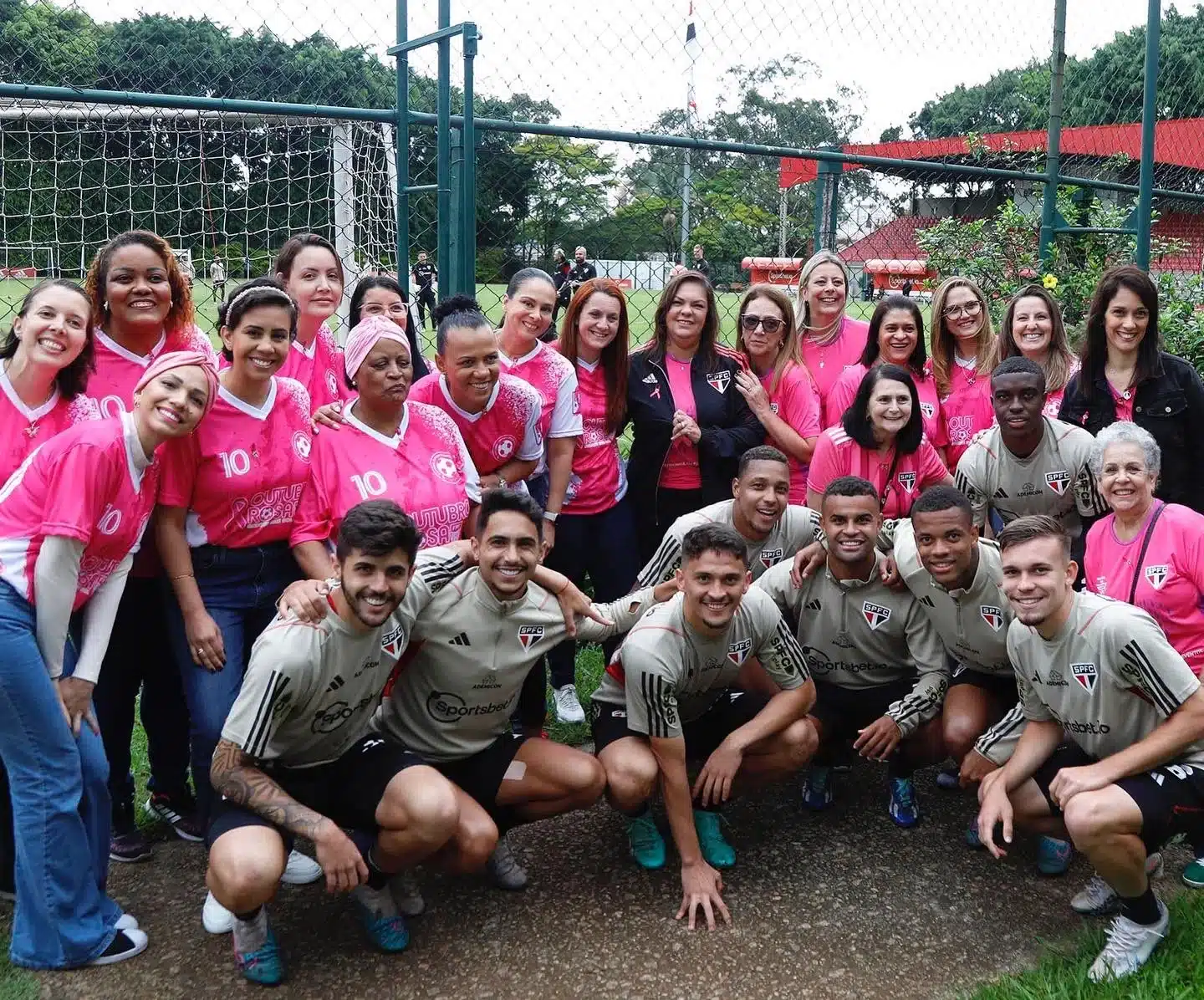Outubro Rosa: São Paulo realiza ação em parceria com a Federação Paulista de Futebol