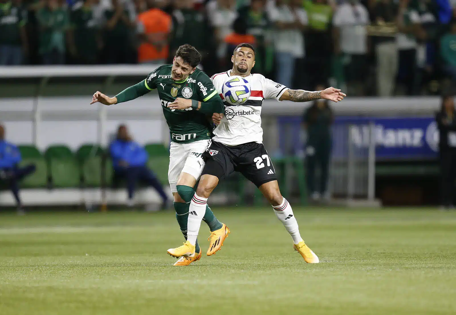 Antes de enfrentar o São Paulo, Palmeiras tem oito pendurados contra o Coritiba
