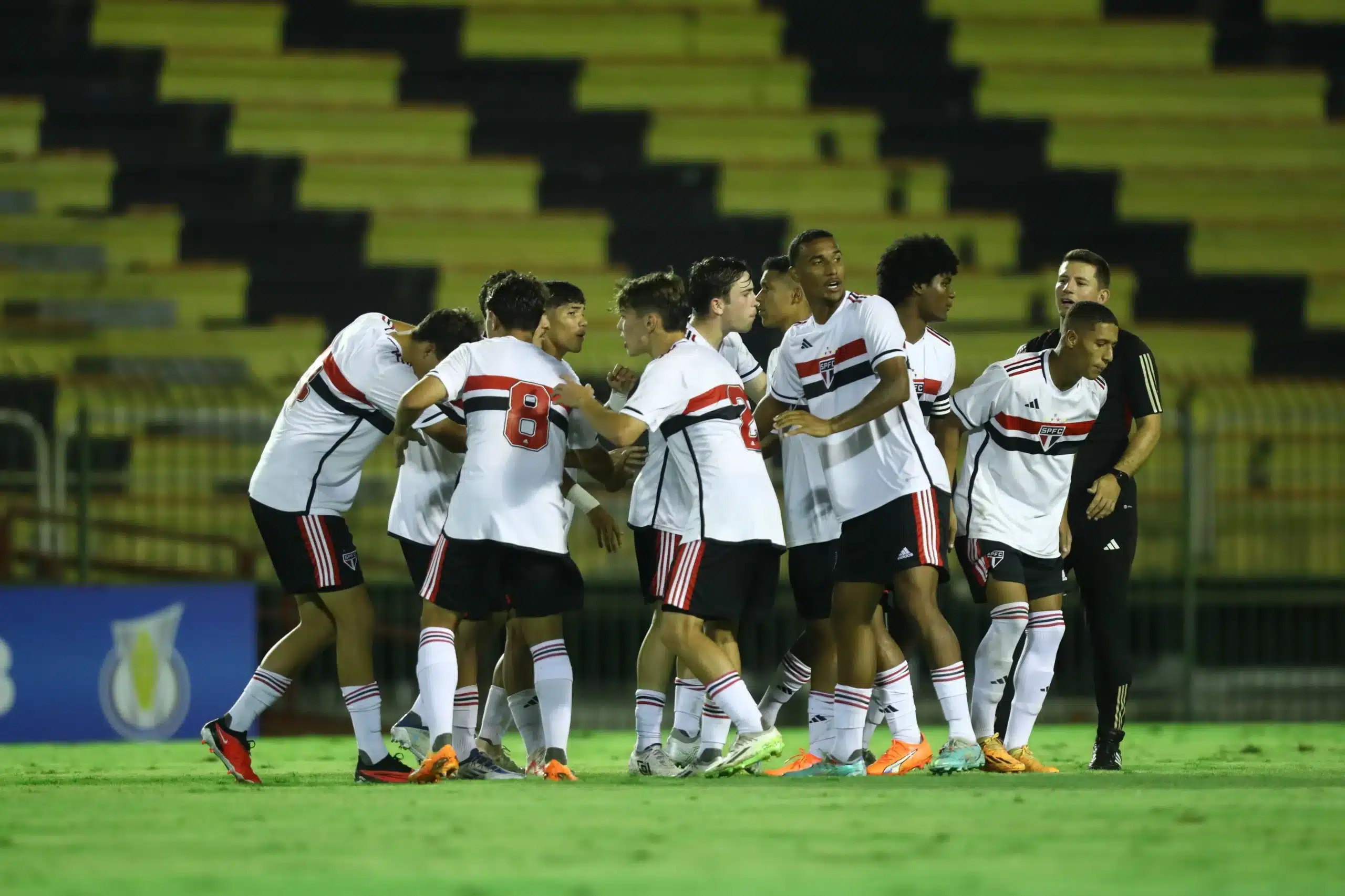 No Morumbi, São Paulo disputa a semifinal do Brasileiro Sub-17 contra o Flamengo