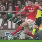 Zagueiro Morato no clássico de Portugal contra o Sporting