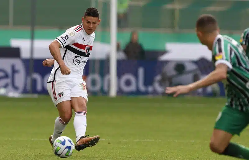 STJD mantém multa aplicada ao São Paulo em jogo cntra o América-MG. James Rodríguez atuou nesta partida.