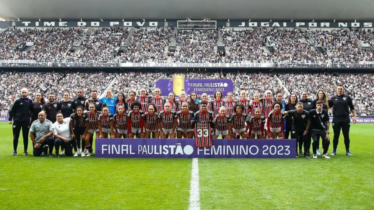 Final do Paulistão Feminino tem maior público pagante do futebol brasileiro neste domingo