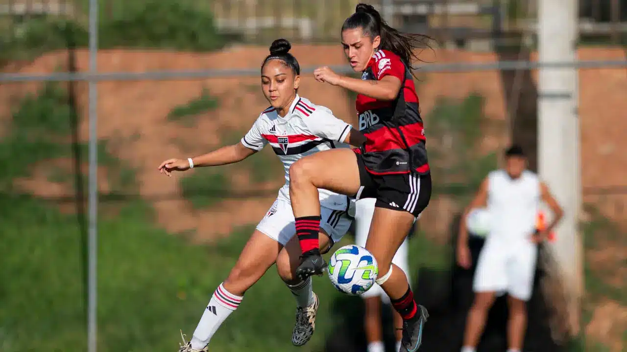 São Paulo perde para o Flamengo e se complica no Brasileiro Feminino sub-17.