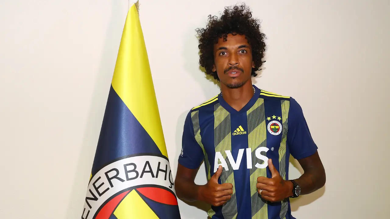 Luiz Gustavo - Foto: Fenerbahçe / Divulgação