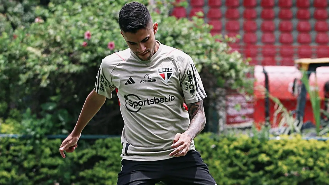 Nestor sofre lesão e não joga mais pelo São Paulo nesta temporada