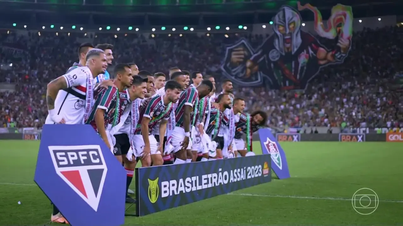 Troca de faixas entre São Paulo e Fluminense; confira as imagens