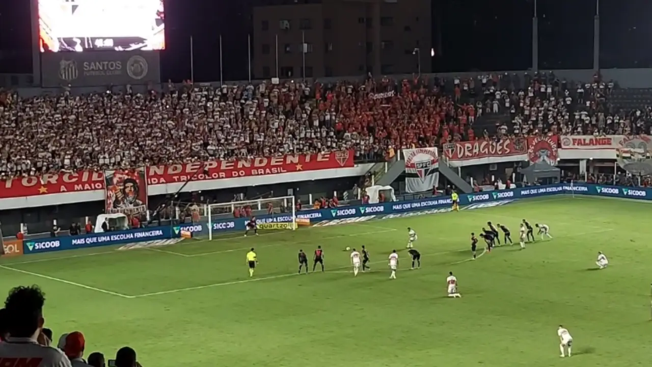 Visão da arquibancada: assista ao gol de Erison sobre o RB Bragantino