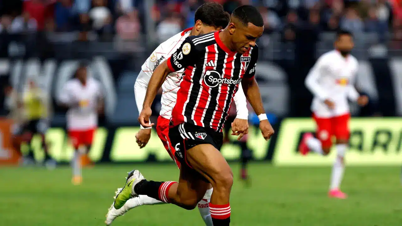 Mudanças no time titular: veja a escalação do São Paulo para enfrentar o RB Bragantino
