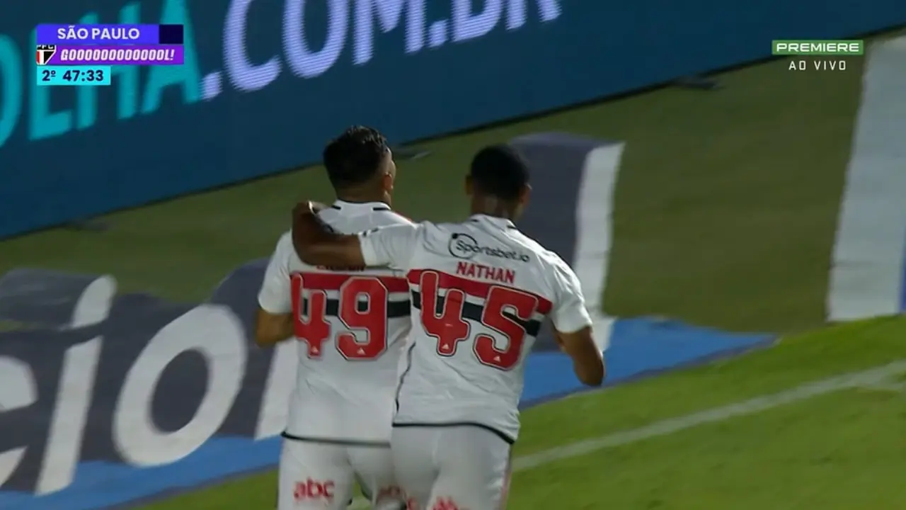 Com gol nos acréscimos, São Paulo vence o RB Bragantino na Vila Belmiro