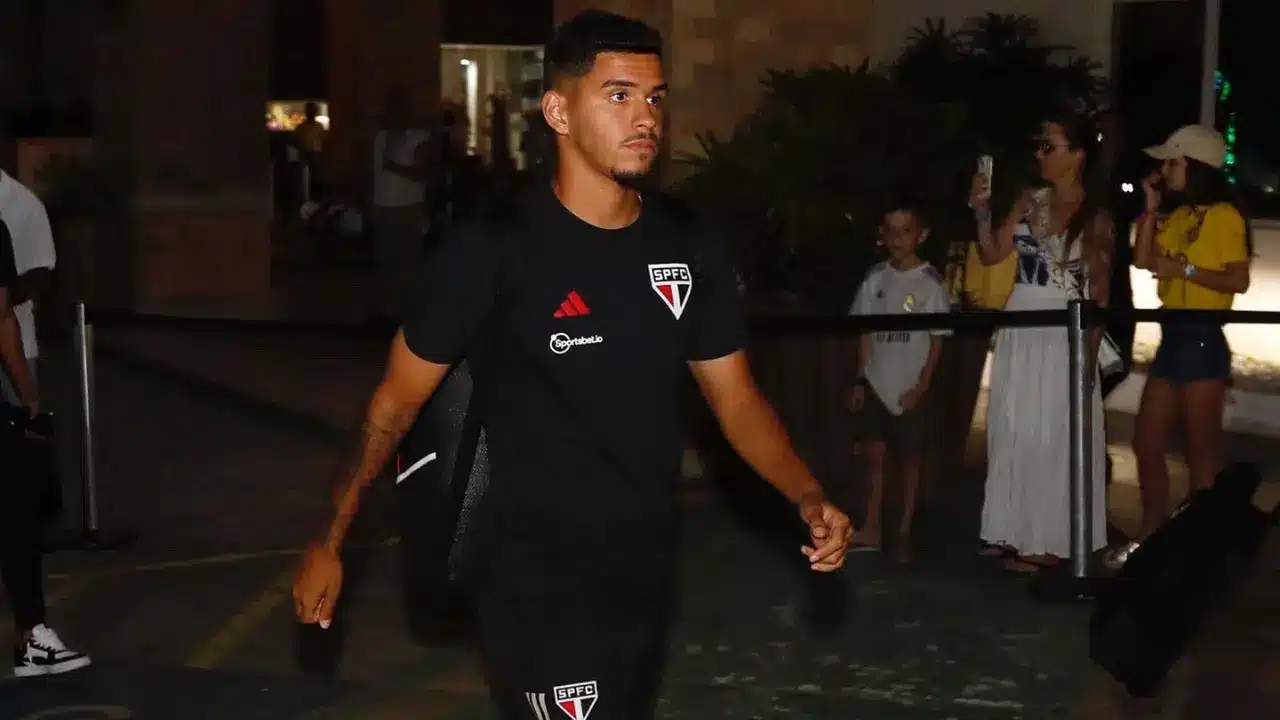 Dorival Júnior relaciona dupla de atacantes da base do São Paulo para enfrentar o Bahia