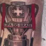 Calleri faz tatuagem em homenagem à Copa do Brasil conquistada pelo São Paulo