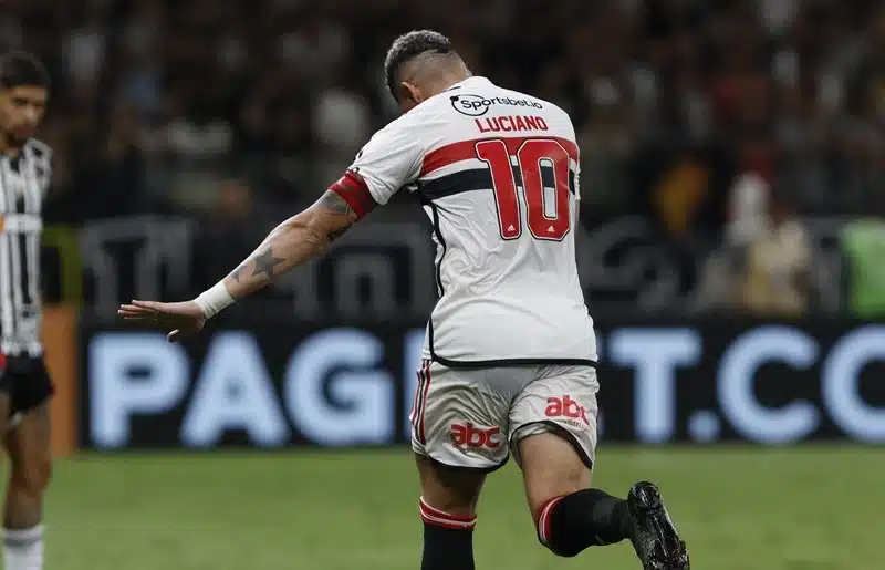 Luciano em Atlético-MG 2 x 1 São Paulo