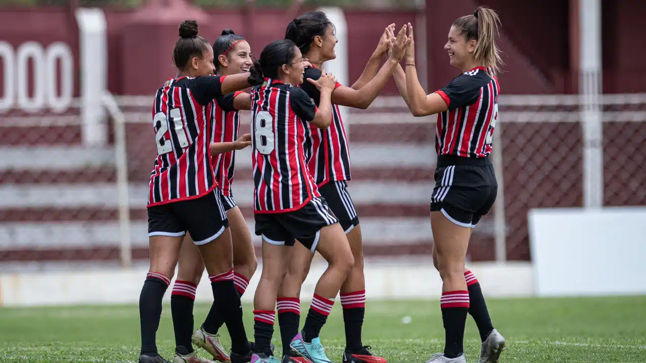 São Paulo faz 10 a 0 no Real Brasília na Copinha Feminina.