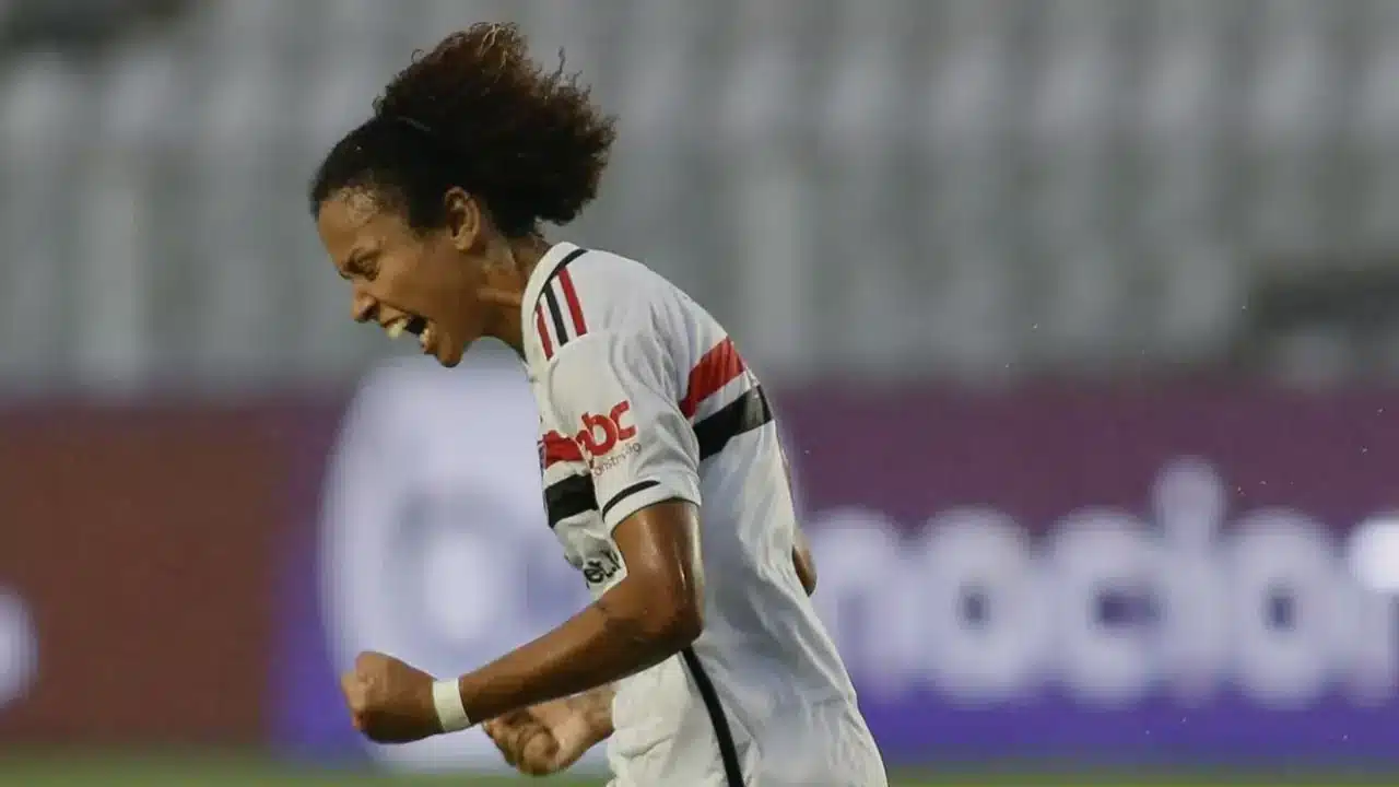 Aline Milene renova com São Paulo até final de 2025.
