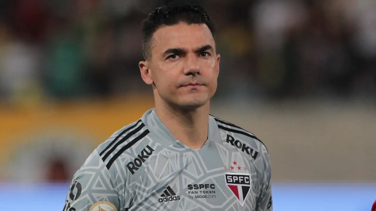 Após deixar o São Paulo, Felipe Alves está em negociação com o Fluminense