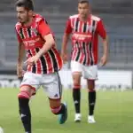 Pedro Vilhena marca primeiro gol como profissional