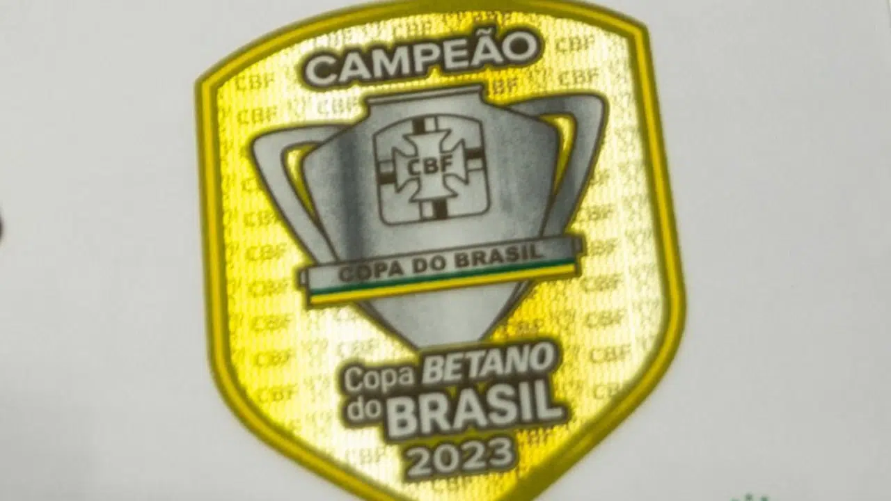 O São Paulo usará o patch da Copa do Brasil na nova camisa? Entenda a situação