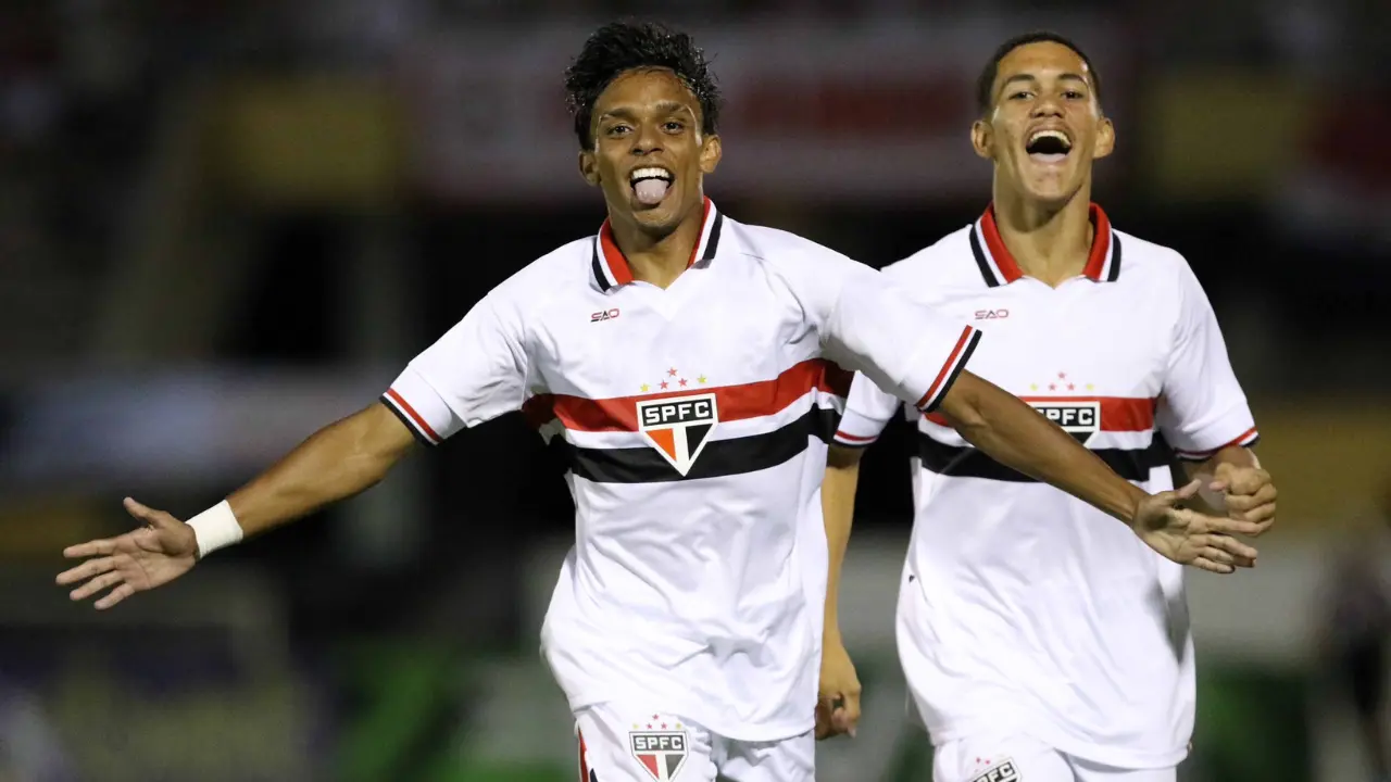 Assista aos cinco gols do São Paulo na vitória sobre o Porto Vitória na estreia da Copinha