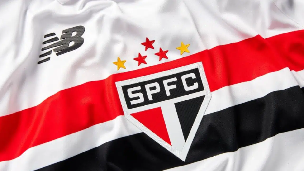 Venda de novas camisas do São Paulo da New Balance supera meta
