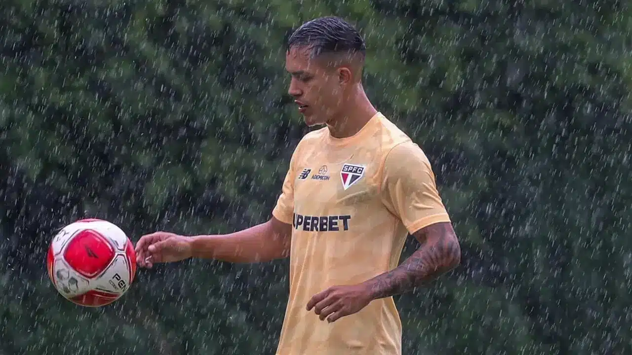 Igor Vinícius treinar normalmente e pode ser novidade contra o Guarani. Confira os reforços e onde assistir.