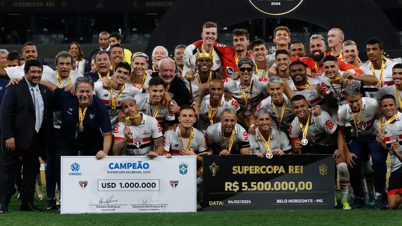 "Esse é o normal do São Paulo", afirma narrador após conquista da Supercopa
