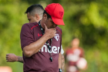Ex-treinador do São Paulo classifica sua passagem como "rápida e frustrante"