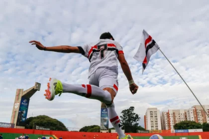 São Paulo sub-17 na ida da semifinal
