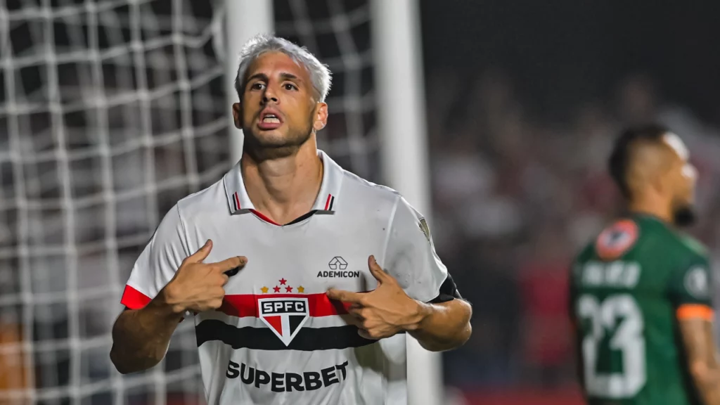 No sufoco, o São Paulo vence o Cobresal em casa pela Libertadores