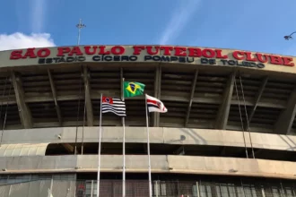 Ex-São Paulo se emociona a falar: "Eu fecho os olhos e vejo o Morumbi"