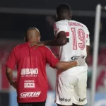 Ex-São Paulo marca duas vezes e Nacional empata com o River Plate pela Libertadores