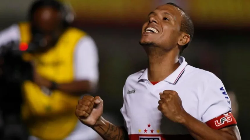 Emocionado, Luís Fabiano revela: "Eu vivi uma luta pra voltar a jogar no São Paulo"