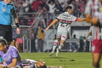 De virada, São Paulo vence o Fluminense no MorumBIS e continua invicto com Zubeldía