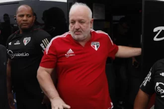 Belmonte descarta pedir demissão no São Paulo e coloca futuro nas mãos da presidência