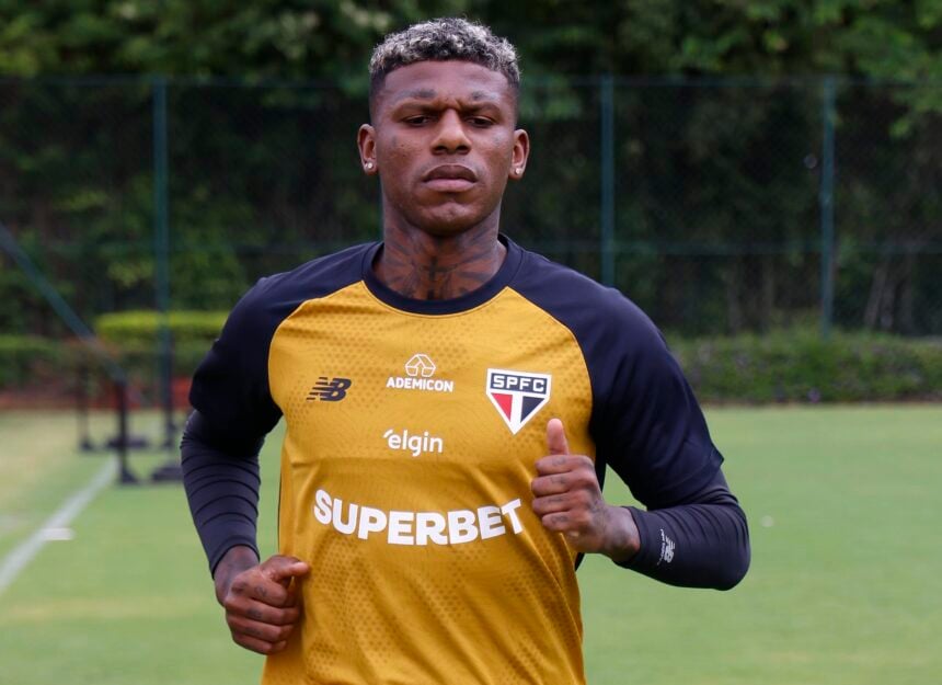 DESFALQUE! Arboleda vai a campo, mas deve ficar fora contra a Chapecoense