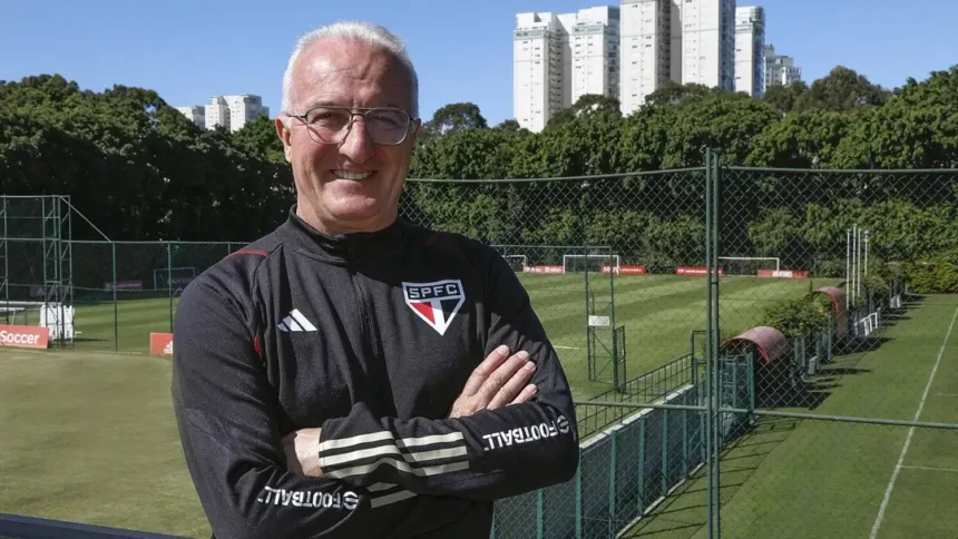 Dorival desabafa sobre altitude "desleal" e exalta empate na Sul-Americana