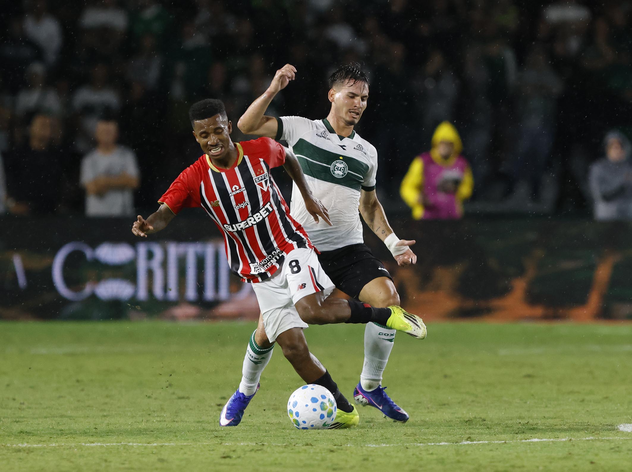JOGO DECISIVO! São Paulo encara o Coritiba sem margem para tropeçar no Brasileirão